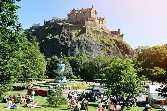 Edinburgh Castle Guided Walking Tour in English - Cancellation and booking details