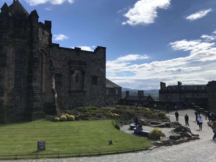 Edinburgh Castle: Guided Walking Tour with Entry Ticket - The one o’clock gun and other timed moments