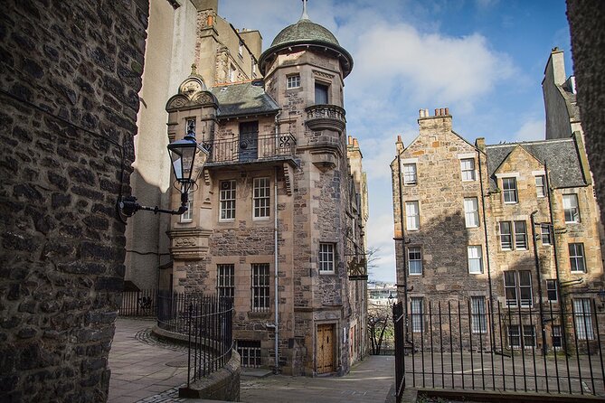 Edinburgh Castle & Royal Mile Walking Tour - Ticket Included - St. Giles’ Cathedral and Mercat Cross