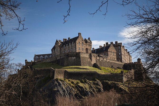 Edinburgh Castle & Royal Mile Walking Tour - Ticket Included - Entering Edinburgh Castle with time to explore