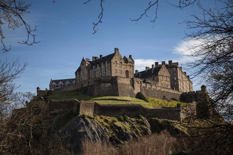 Edinburgh: Full-Day Walking Tour with Edinburgh Castle - A full day of Edinburgh in half a day