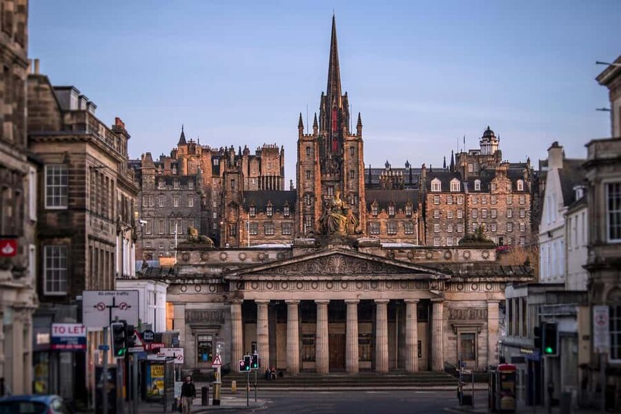 Edinburgh: Full-Day Walking Tour with Edinburgh Castle - Starting near Princes Street and Johnnie Walker