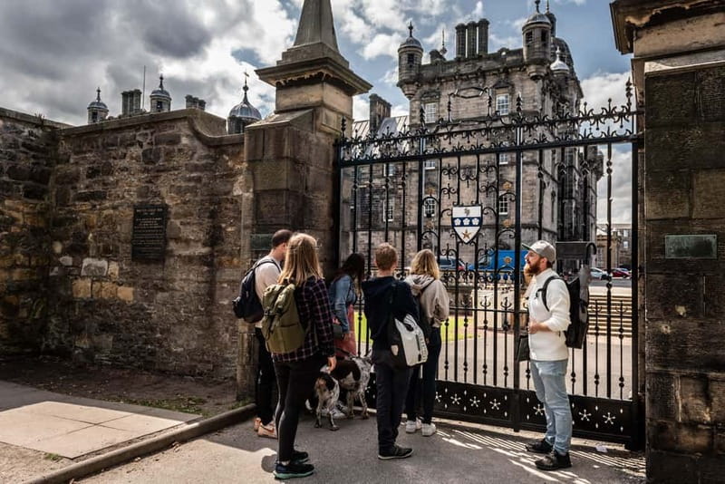Edinburgh: Harry Potter Private Tour with Edinburgh Castle - Waverley Station and Old College