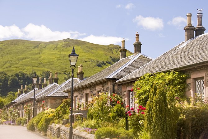 Edinburgh: Loch Lomond, Stirling Castle and the Kelpies Day Tour - Through the Trossachs and the village lunch stop