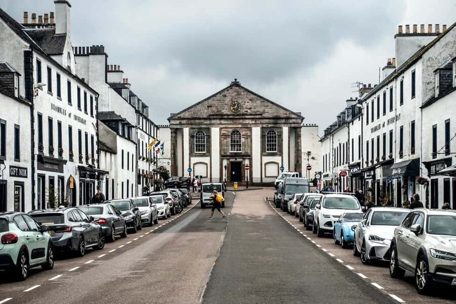 Edinburgh: Oban, Kilchurn Castle & Inveraray Tour in Spanish - Inveraray and the Duke of Argyll