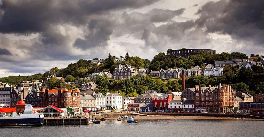 Edinburgh: Oban, Kilchurn Castle & Inveraray Tour in Spanish - Who will enjoy this tour most