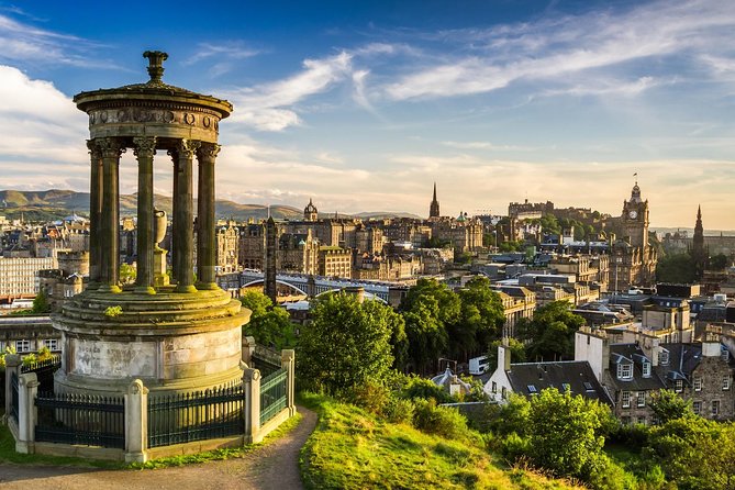 Edinburgh Rail Trip from London with Castle entry and Hop-on Hop-off bus - The real shape of the day