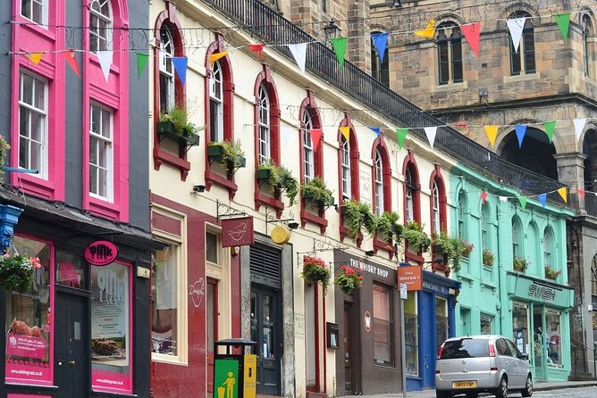 Edinburgh Rail Trip from London with Castle entry and Hop-on Hop-off bus - Holyroodhouse and the National Museum require choices