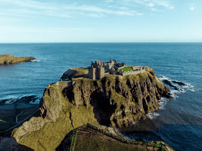 Edinburgh: St Andrews, Dunnottar Castle & Falkland Tour - Falkland, the village that played Inverness