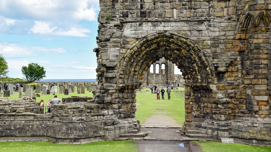 Edinburgh: St Andrews, Dunnottar Castle & Falkland Tour - A short Dundee stop and RRS Discovery