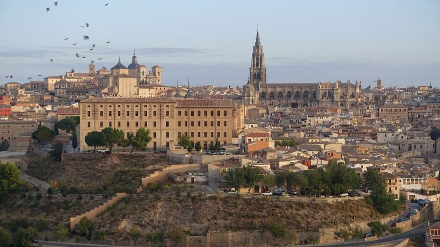 Essential Toledo with Alcázar - Why Toledo works best with a guide