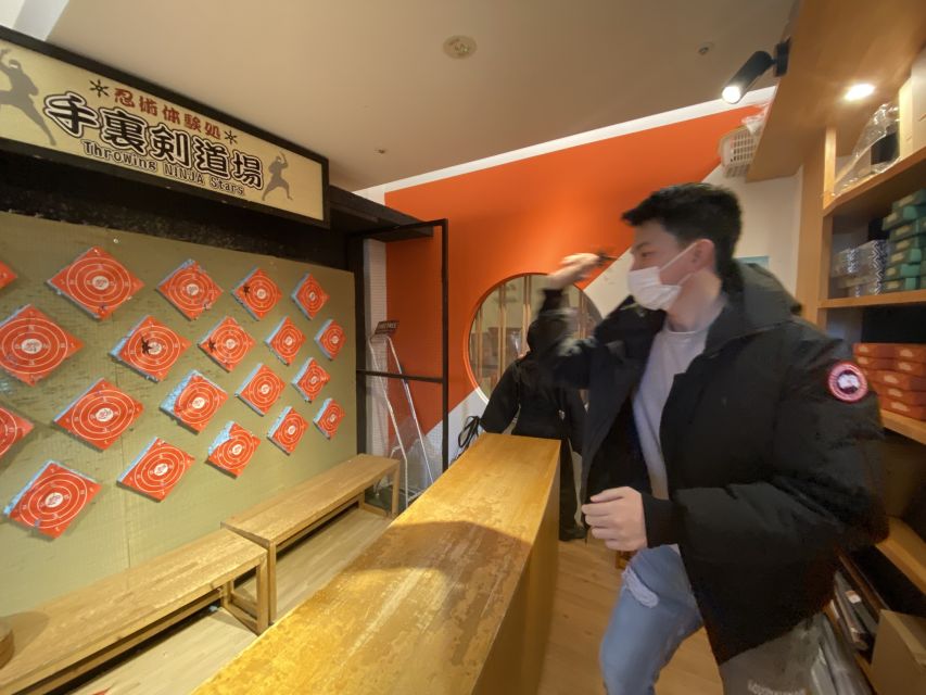 Explore selectable area and Osaka castle (3hours) - What the private format adds