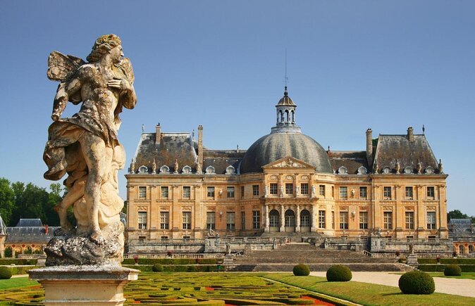 Fontainebleau and Vaux-Le-Vicomte Castle Small-Group Day Trip From Paris - Key points to know before booking