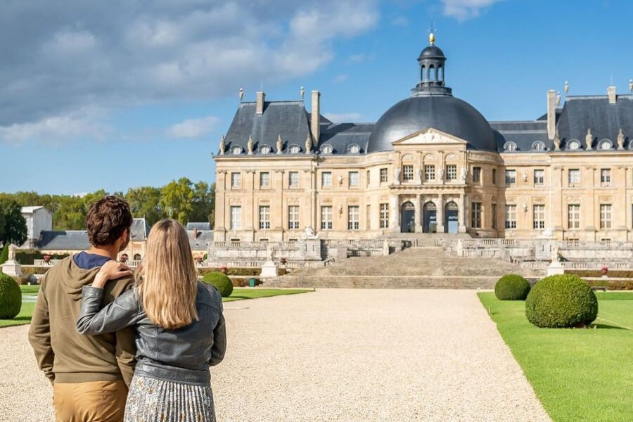 Fontainebleau & Vaux-le-Vicomte Châteaux Day Tour from Paris - Why this château pairing works so well