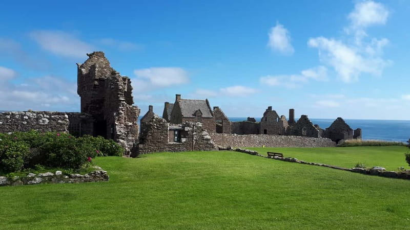 From Aberdeen: Guided Day Trip, Coast & Castle Visit - Stonehaven for lunch and a harbour walk