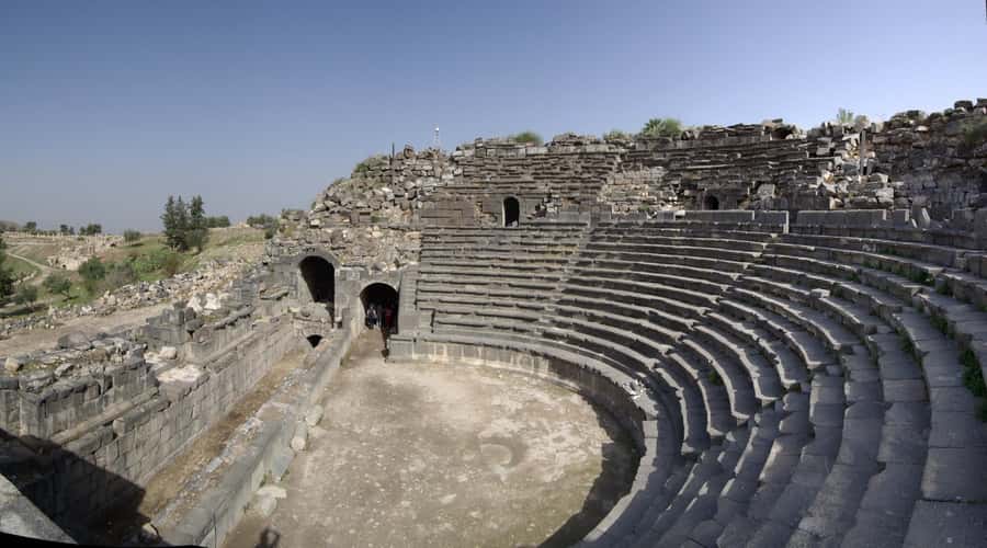 From Amman: Private Jerash, Ajloun Castle, and Umm Qais Tour - Ajloun Castle adds a very different chapter