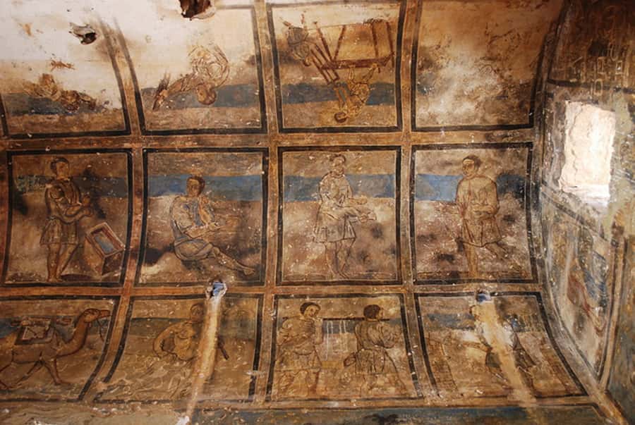From Amman: Umayyad Desert Castles Tour with Transfer - Azraq’s dark basalt fort