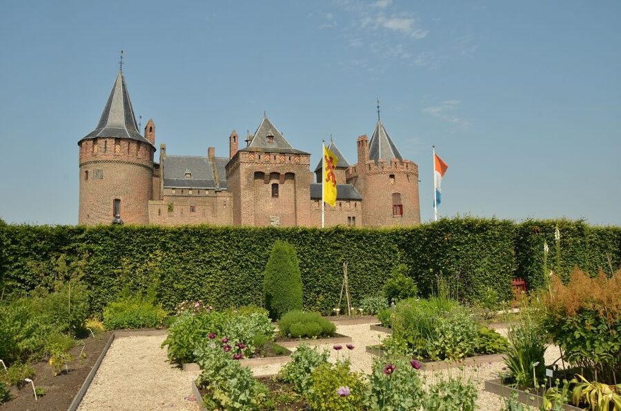 From Amsterdam: Amsterdam Castle Muiderslot Private Tour - Why Muiderslot makes a good escape from Amsterdam