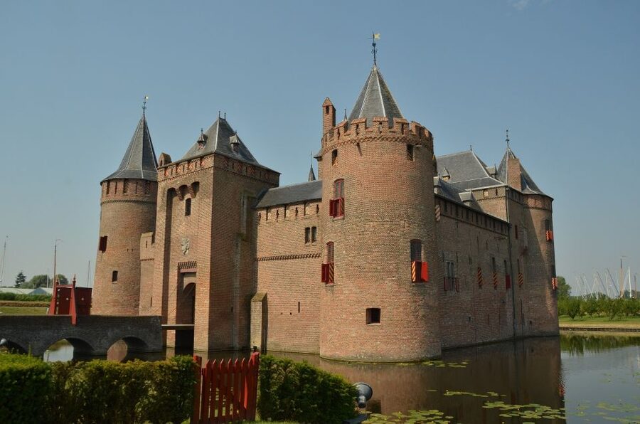 From Amsterdam: Amsterdam Castle Muiderslot Private Tour - Using the audio material to get more from the visit