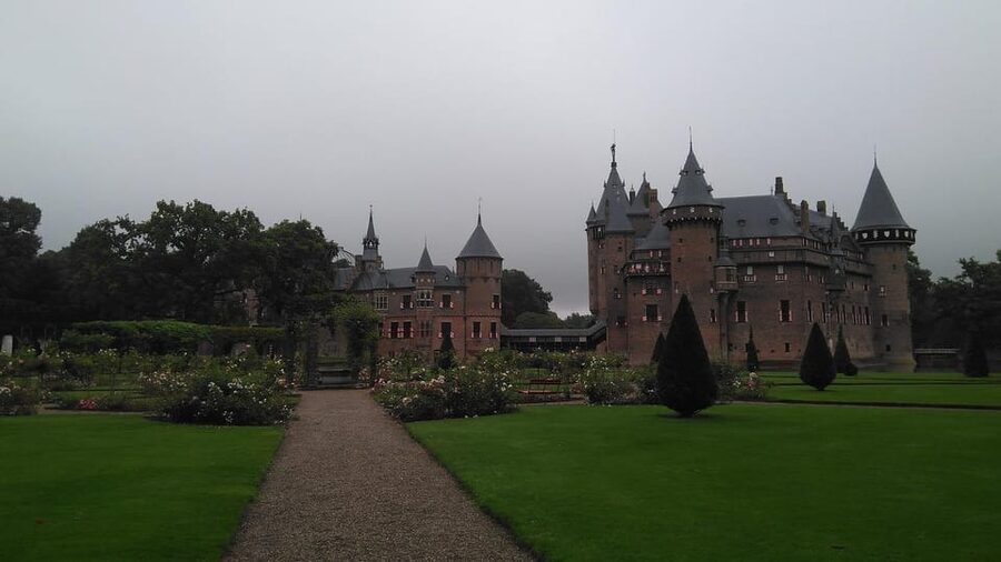 From Amsterdam: Muiderslot and De Haar Castle Tour - Leaving Amsterdam in a private car