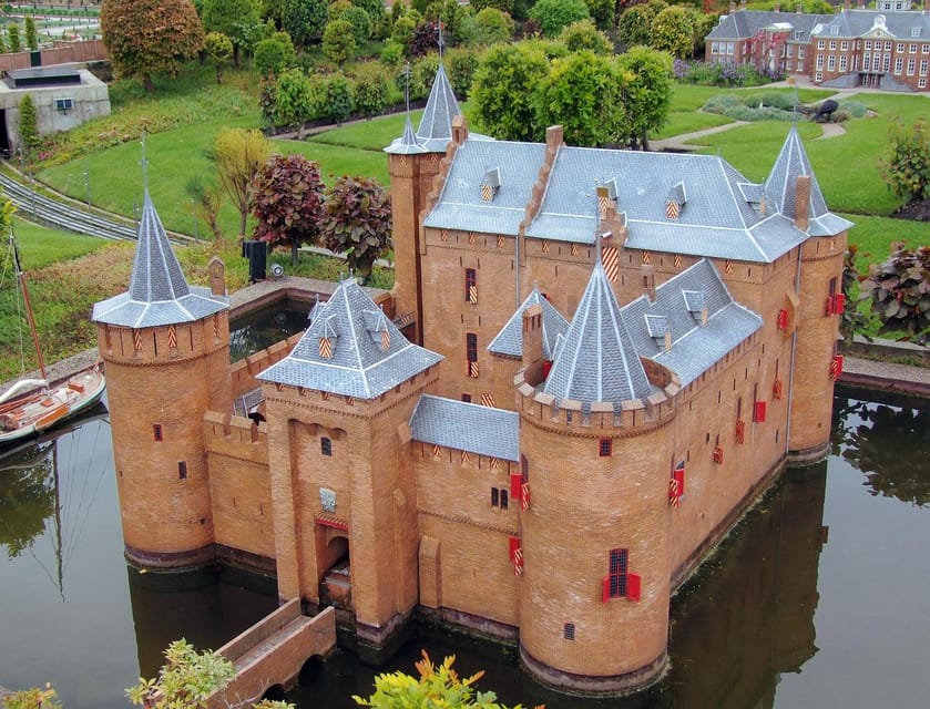 From Amsterdam: Muiderslot and De Haar Castle Tour - Who will get the most from this outing