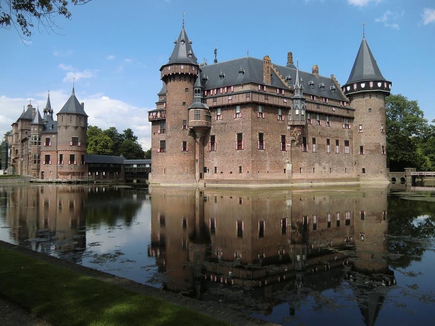 From Amsterdam: Muiderslot and De Haar Castle Tour - Muiderslot: a compact medieval stronghold