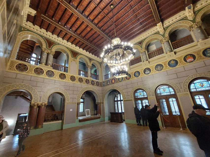 From Brasov: Peles Castle, Bran Castle & Cantacuzino Castle - Lunch, breaks, and the pace of the day