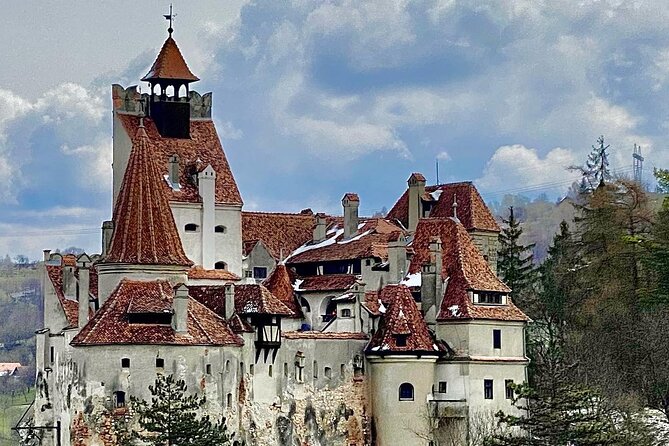 From Brasov: Small-group tour Bran, Rasnov, and Peles Castles - Bran Castle: Dracula atmosphere and a crowded interior