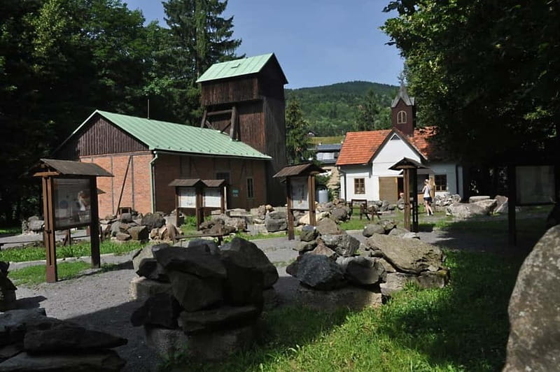 From Bratislava: UNESCO: Banská Štiavnica: Mine, Castle, Spa - Sklené Teplice and the Parenica cave bath