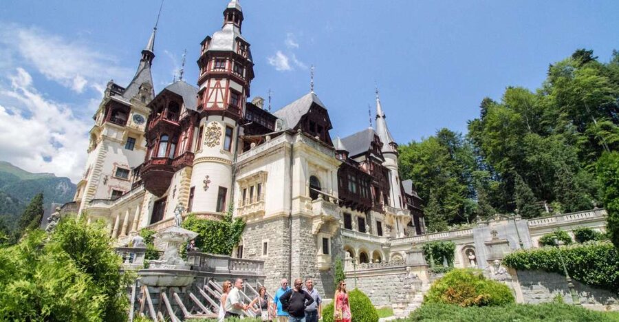 From Bucharest: Brasov Peles & Dracula's Castle Day Tour - Who should book this day trip?