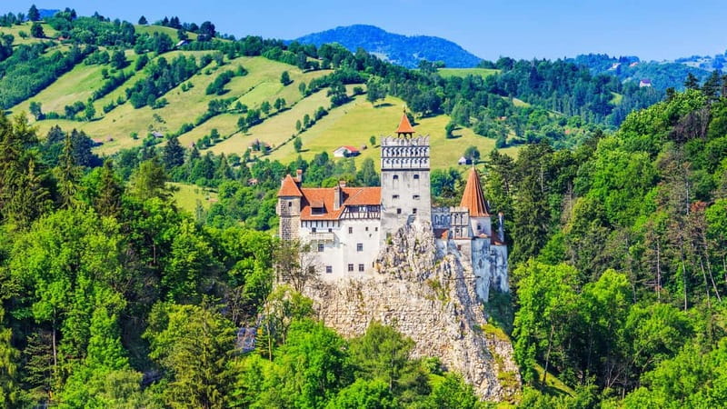 From Bucharest: Dracula's castle, Peles Castle and Brasov - Peleș Castle: the strongest stop on the route