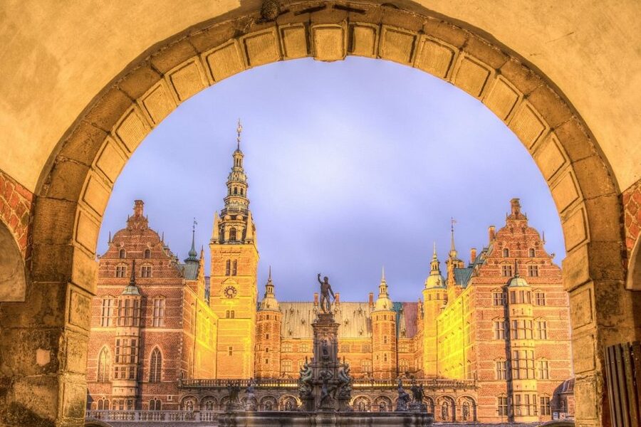 From Copenhagen: Private Frederiksborg Castle Tour - Meeting your guide in Copenhagen