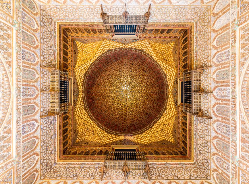 From Costa del Sol: Sevilla Day Trip with Real Alcázar Tour - The narrow margin after the palace