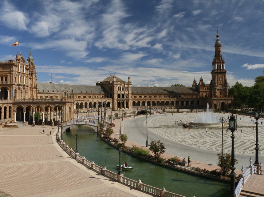 From Costa del Sol: Sevilla Day Trip with Real Alcázar Tour - Heat, crowds, and the physical effort