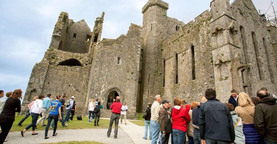 From Dublin: Blarney, Rock of Cashel and Cahir Castles Tour - Key points to know before you book