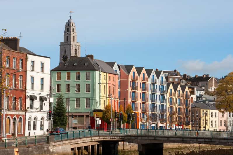 From Dublin:Cork,Cahir Castle,Rock of Cashel Tour in Spanish - Two hours to find your way around Cork