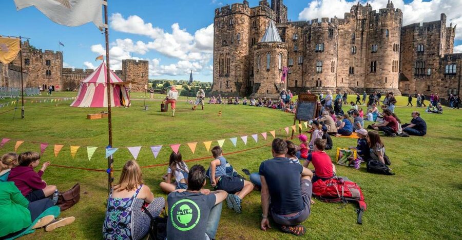 From Edinburgh: Day Trip to Bamburgh and Alnwick Castle - Leaving Edinburgh for the Anglo-Scottish border