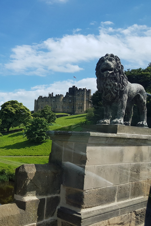 From Edinburgh: Holy Island, Alnwick Castle & Northumbria - What the guide adds to the day