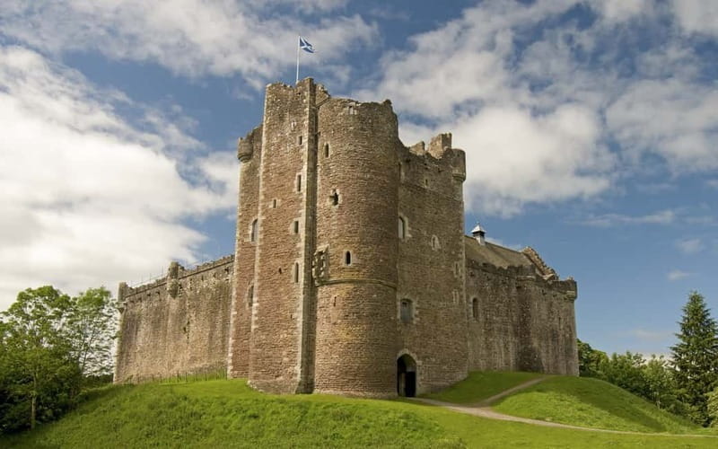 From Edinburgh: Stirling Castle, Kelpies and Loch Lomond - The bus, group size, and comfort