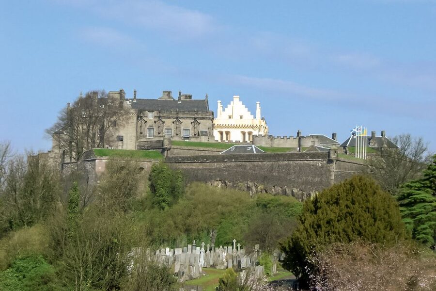 From Edinburgh: Stirling Castle, Loch Lomond & Whisky Tour - William Wallace, Braveheart, and the road home