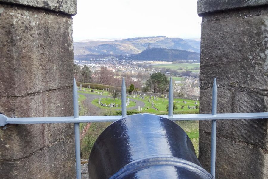 From Edinburgh: Stirling Castle, Loch Lomond & Whisky Tour - Who should book this tour?