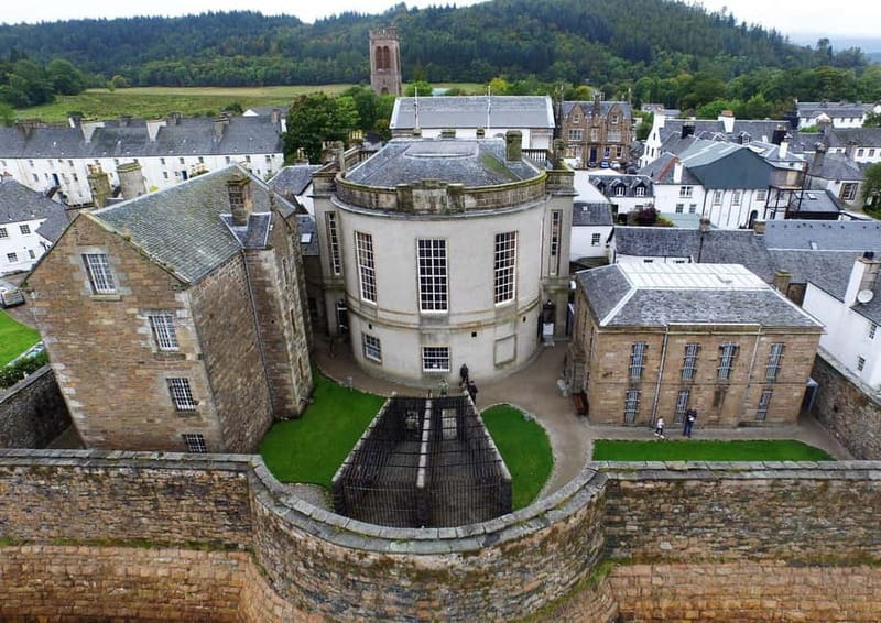 From Edinburgh: West Highlands, Castles & Lochs Day Tour - Tyndrum, a short break on the road