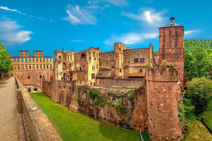 From Frankfurt: Heidelberg, Castle and Old City Guided Tour - The terrace view and the giant wooden barrel