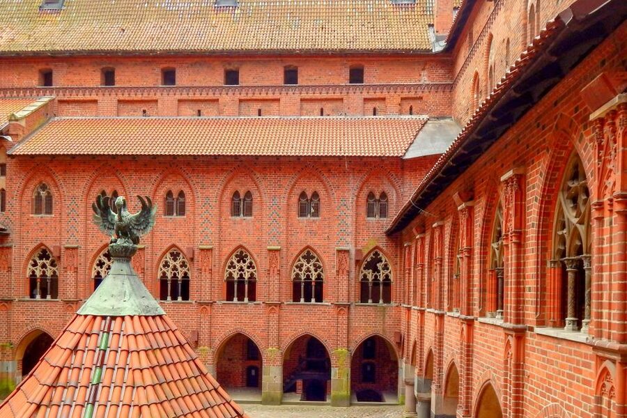 From Gdansk: Malbork Castle Half-Day Private Tour - Architecture, rooms, and medieval daily life