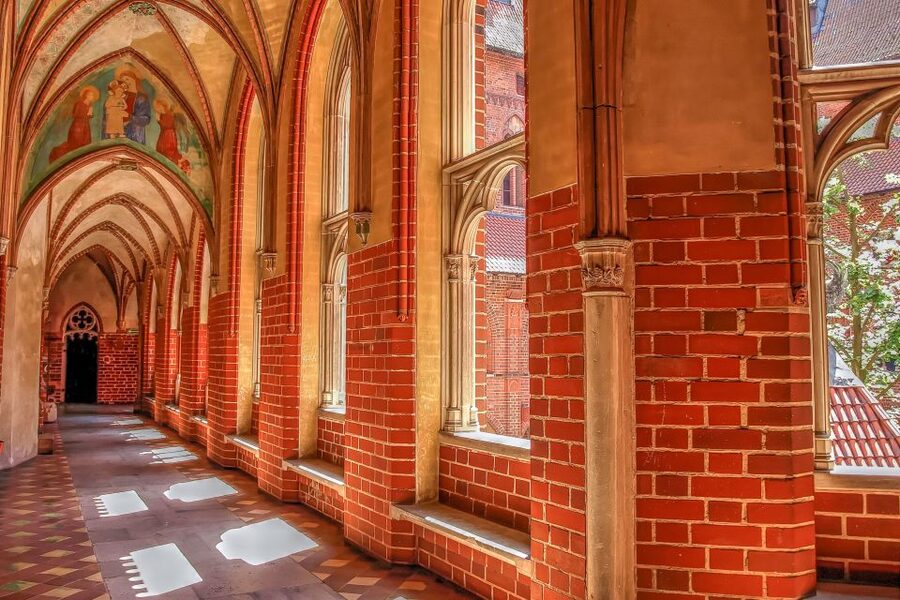 From Gdansk: Malbork Castle Half-Day Private Tour - Baltic amber in the castle cellars