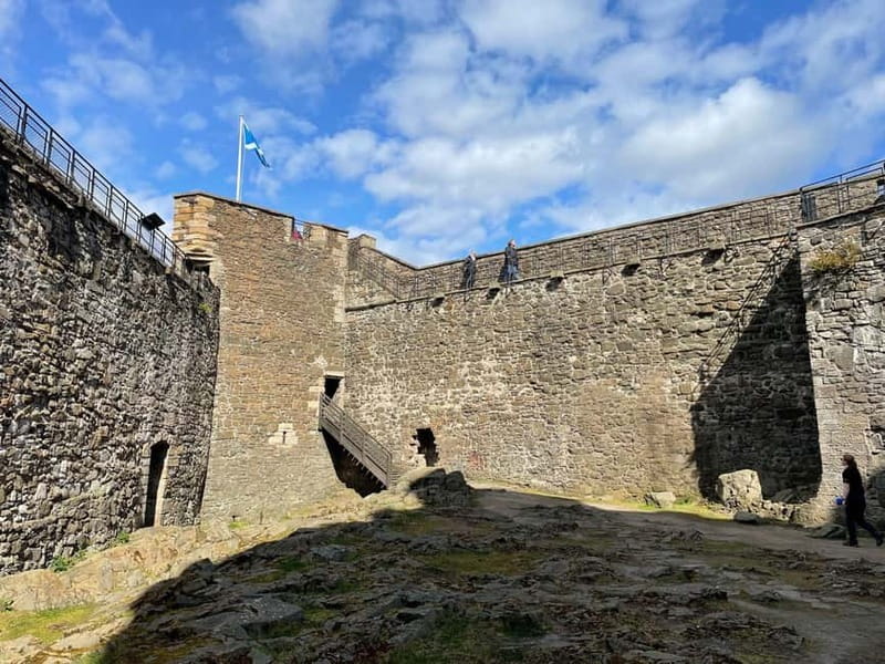 From Glasgow: Castles, Clans & Outlander Day Tour - Blackness Castle and Fort William
