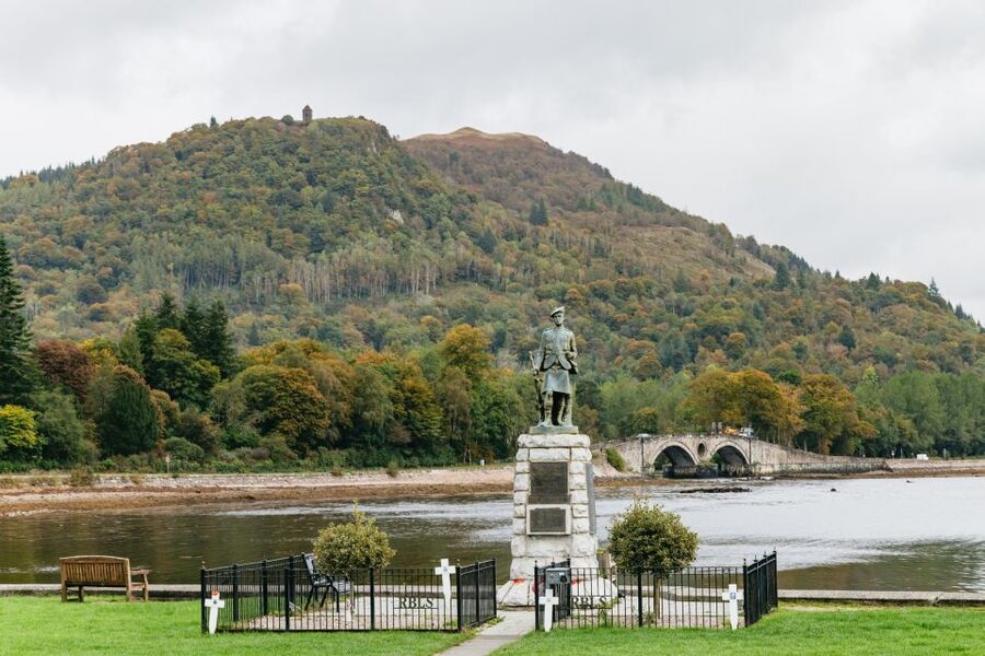 From Glasgow: Oban, Glencoe, Highland Lochs & Castles Tour - Kilchurn Castle gives you the classic ruin