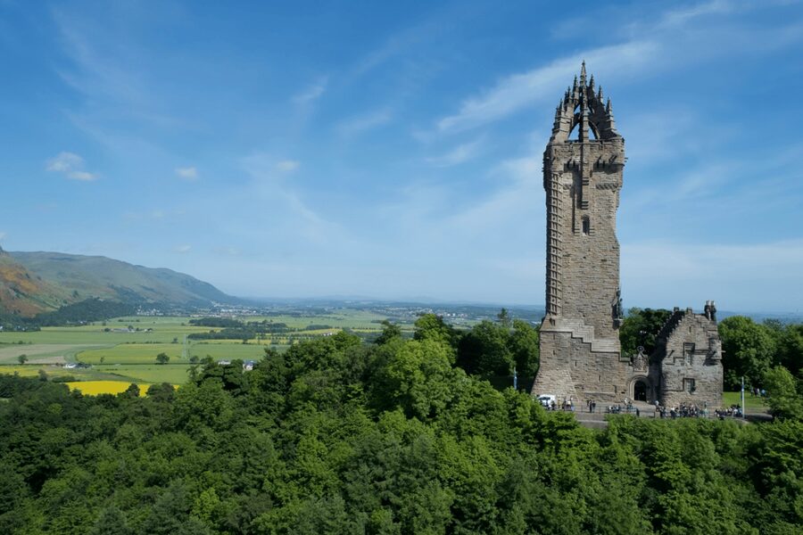 From Glasgow: Stirling Castle & Loch Lomond Tour - Balloch and the optional Loch Lomond cruise