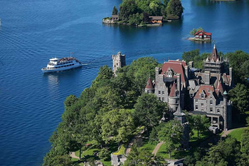 From Ivy Lea: 1000 Islands Boldt Castle Scenic Cruise - The narration and onboard atmosphere