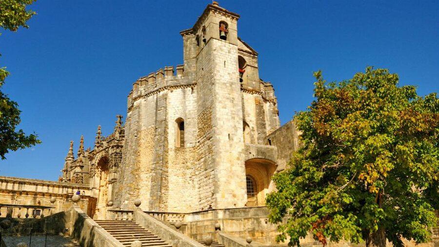 From Lisbon: Tomar, Christ Convent & Almourol Castle Tour - Santa Maria dos Olivais and the Templar town
